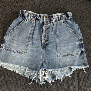 Vintage Havana (size 28) Denim High-Waisted Women Shorts! Cinched Waist!